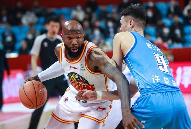 九游体育平台下载关于转会期法甲传出新动向；广厦男篮更衣室发声；管理层表态——赛场秩序良好；医务组通报恢复的信息